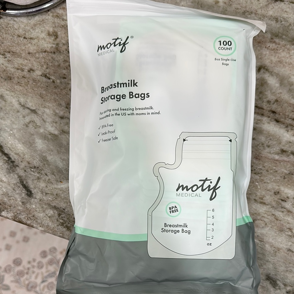 NWT 4 pack Breastmilk Storage Bags